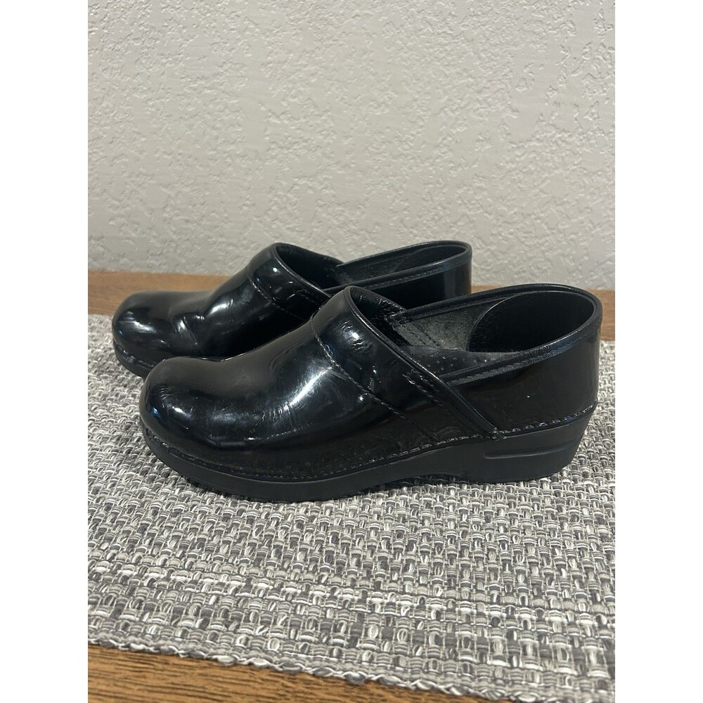 Dansko Black Patent Leather Clogs Size 39 Slip On US 8.5-9 Work Shoes